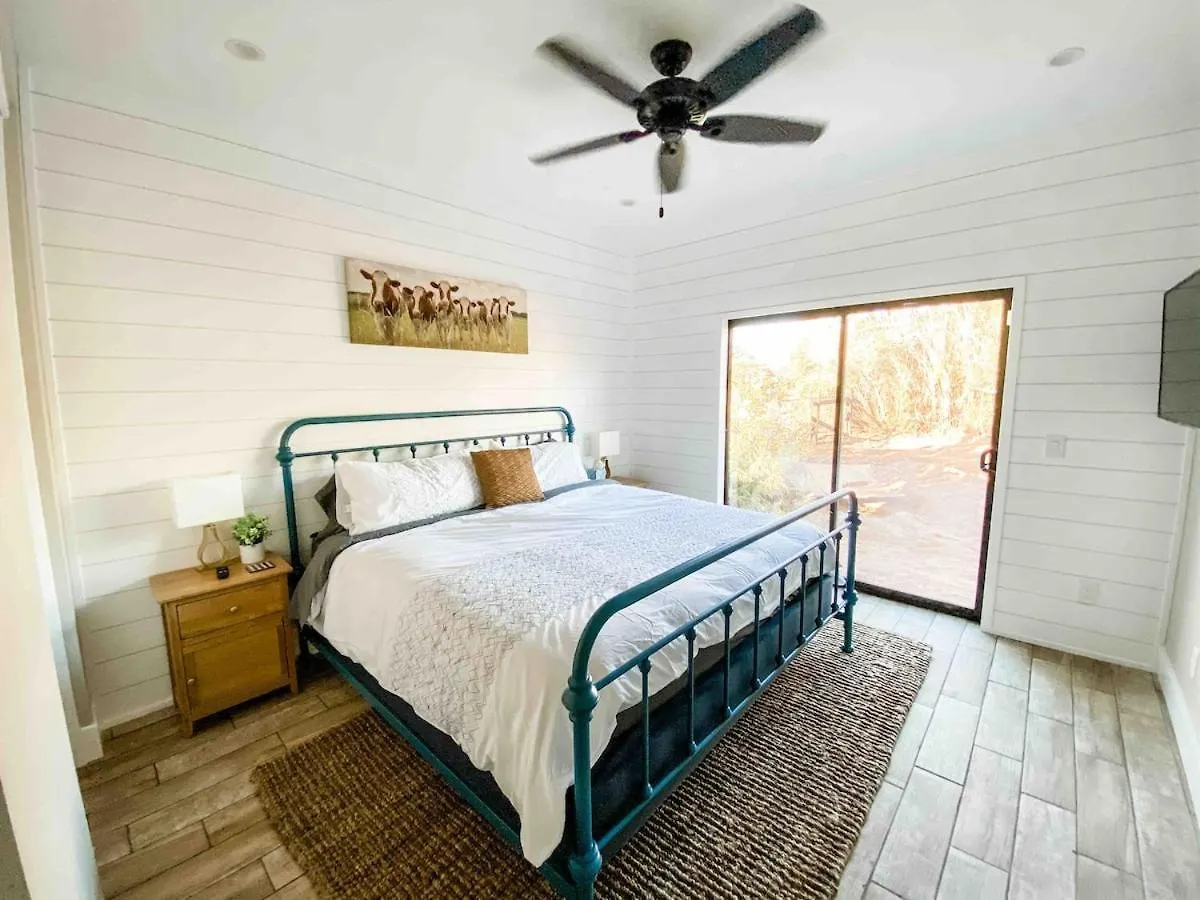 The Phoenix Farmhouse Semesterbostad